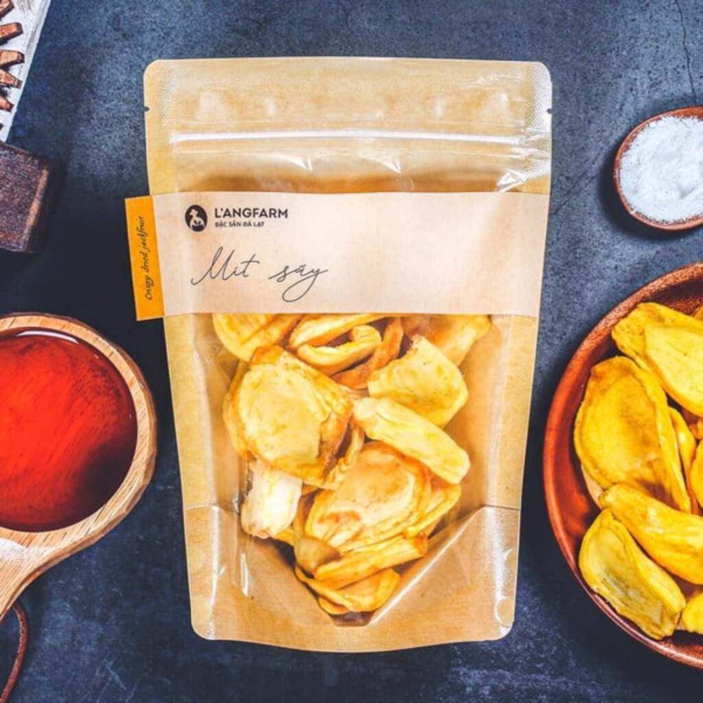 Bao bì nhựa, như hộp PET, cũng được sử dụng cho trái cây sấy, bảo vệ sản phẩm khỏi độ ẩm và oxi hóa